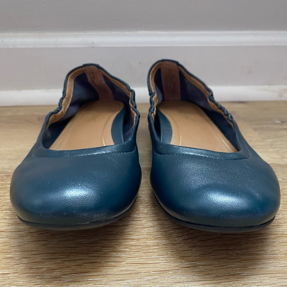 Vionic Caroll Ballet Flats with Elastic Detailing for Comfort in Navy Blue - Picture 2 of 11